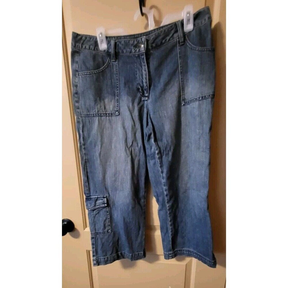 First Issue Liz Claiborne Woman Blue Jean Capri Pockets Medium Wash Size 12 Used